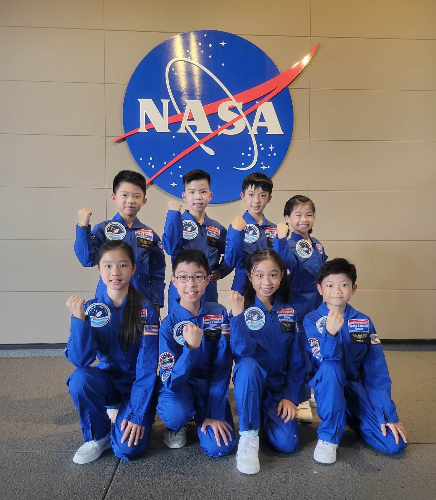 The eight YF Life Jr. Astronauts, displaying the spirit of "It is Possible!", successfully completed the 9-day "Space Exploration Journey".