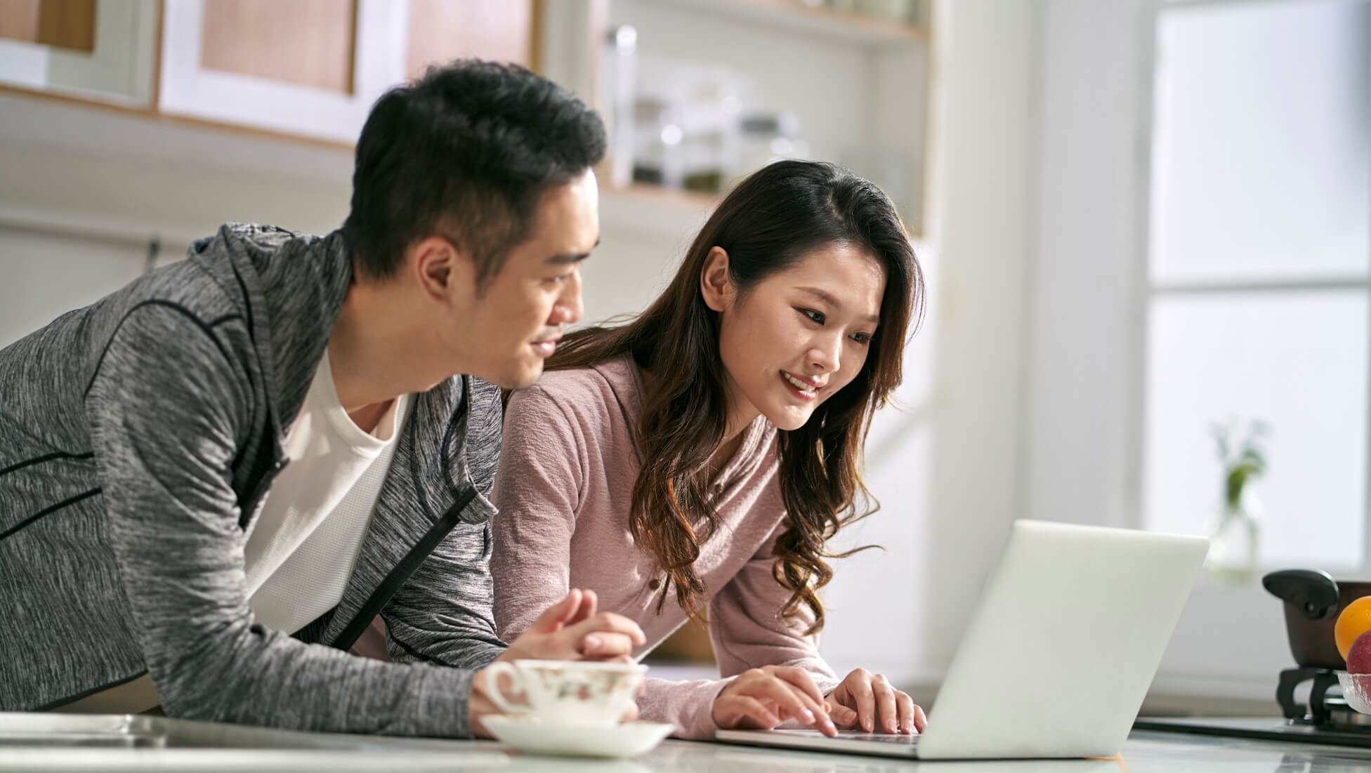 【強積金】 積金易啓用　MPF管理費下調　對退休儲蓄回報有何影響？