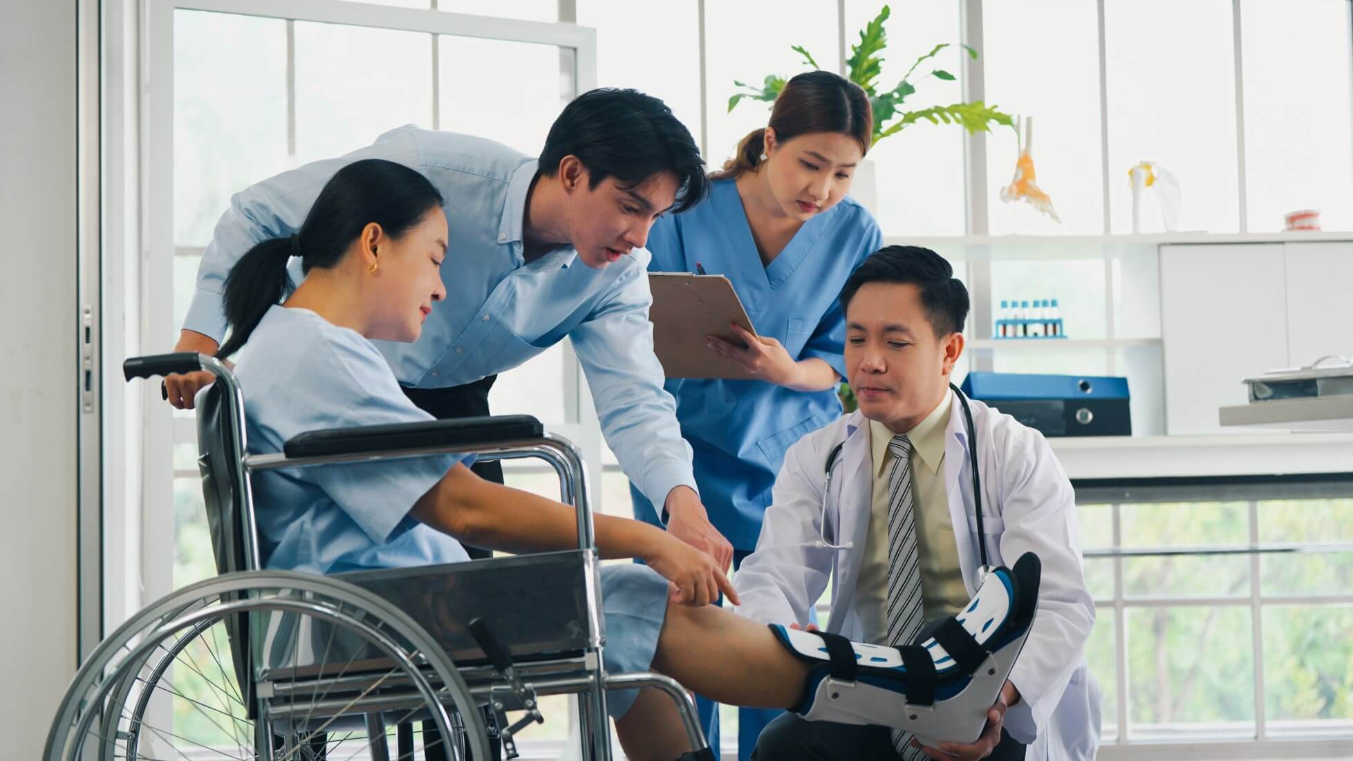 香港家庭支出較收入高 人生無常成經濟擔子 如何規劃無憂人生？