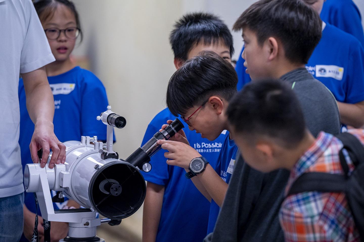 Candidates enjoyed the captivating space exploration program organized by the Hong Kong Space Museum.