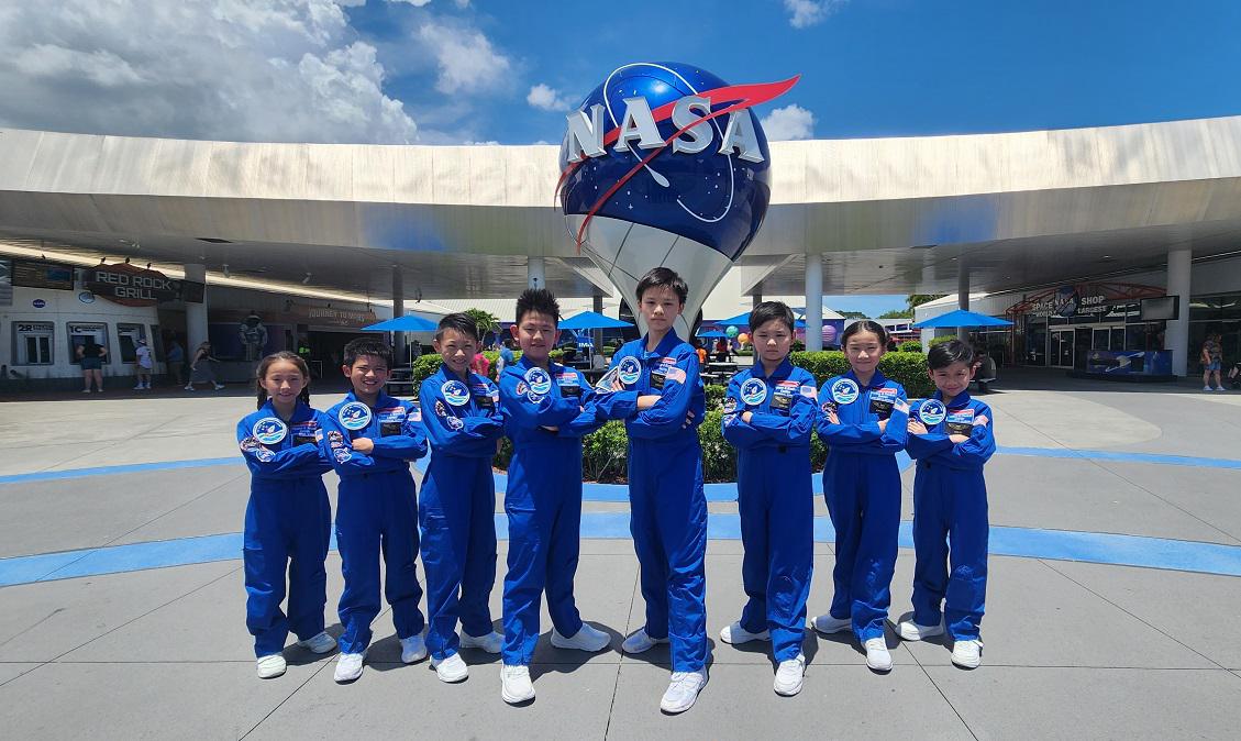 The eight YF Life Jr. Astronauts displayed the spirit of "It is Possible!" throughout the space-exploration journey. From left: Luk Sze Yu, Chow Chun Teng Aiden, Chan Godwin Enoch, Wong Wan Ho, Tam Tsz Hei, Guo Mu Qian, Wong Cheuk Lam Jasmine, and Hui Ching Yin. The eight YF Life Jr. Astronauts displayed the spirit of "It is Possible!" throughout the space-exploration journey. From left: Luk Sze Yu, Chow Chun Teng Aiden, Chan Godwin Enoch, Wong Wan Ho, Tam Tsz Hei, Guo Mu Qian, Wong Cheuk Lam Jasmine, and Hui Ching Yin.