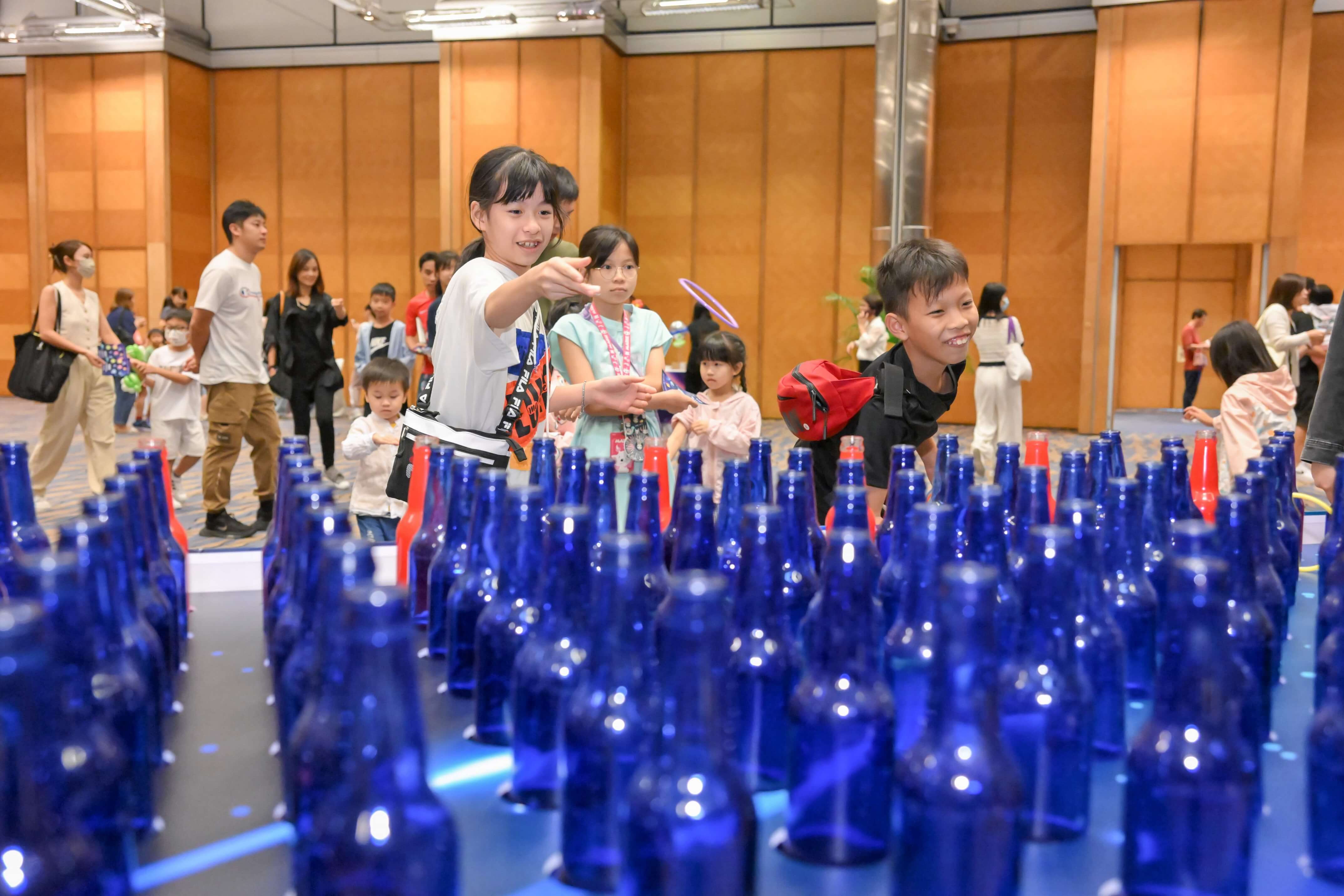 萬通保險《「童」理傾一傾》親子講座同場特設親子同樂專區，讓一眾來賓同享親子互動的樂趣。