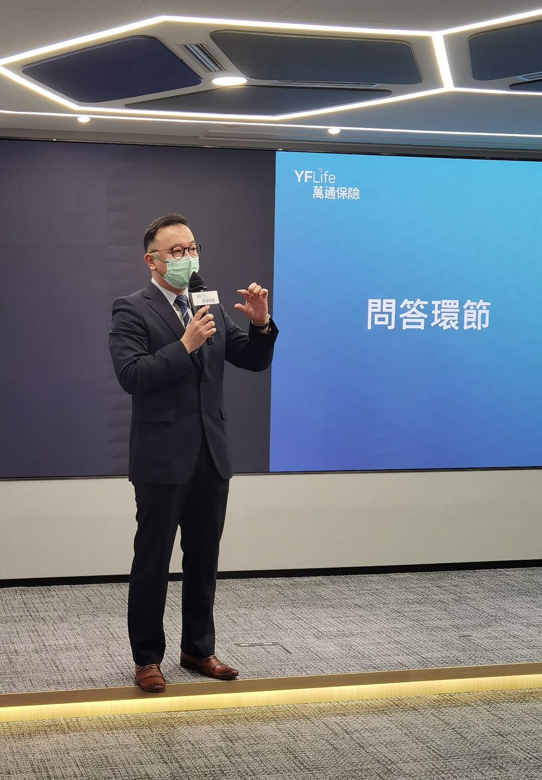 谢耀昌医生与一众嘉宾剖析癌症的趋势、预防措施、最新癌症治疗方法，以及治疗成效的个案分享。